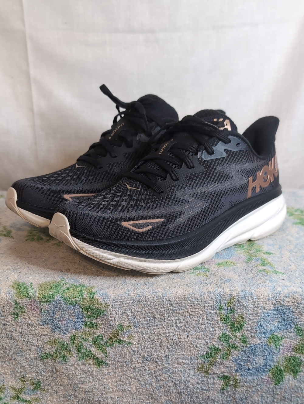 Hoka Clifton 9 Running Athletic Shoes womens 8.5B